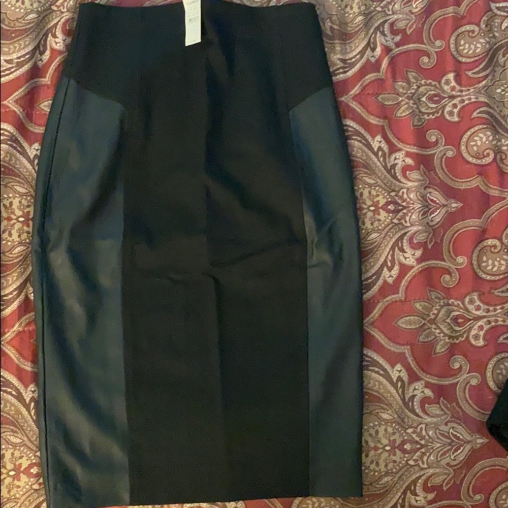 Brand new express skirt with leather details size0